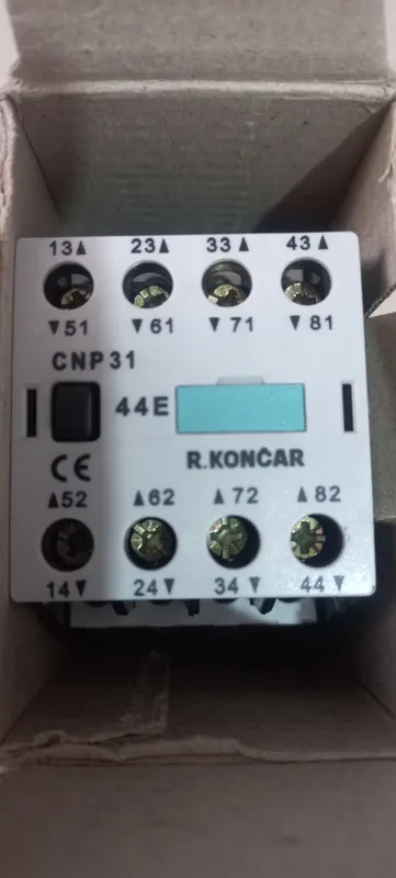 کنتاکتور کمکی رعد کنکار RADE KONCAR مدل CNP 31 44 داری 4 کنتاکت NOو 4 کناکت NC gallery0