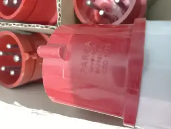 چهار شاخه صنعتی پارسا 32 آمپر سه فاز 3P+E نری