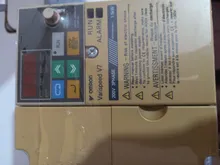 درایو اینورتر 1.5 کیلو وات تکفاز omron  امرن  مدل  CIMR-V7AZ21P5 در حد نو gallery0