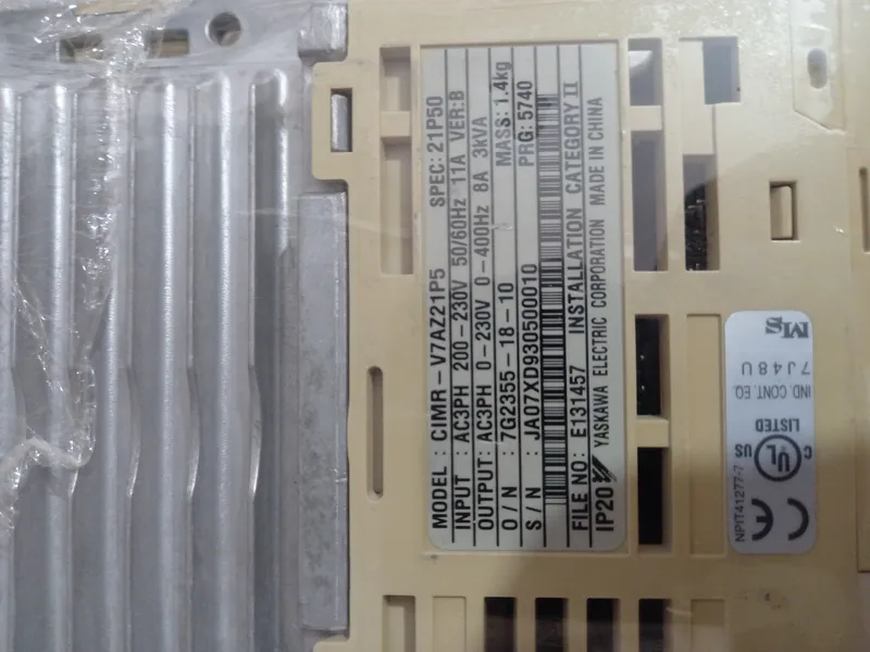 درایو اینورتر 1.5 کیلو وات تکفاز omron  امرن  مدل  CIMR-V7AZ21P5 در حد نو gallery1