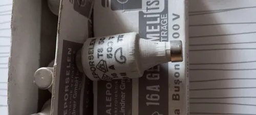 فیوز فشنگی تک فاز 16 آمپر جنس اعلا