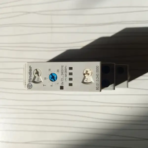 مولتی تایمر فیندر 12 الی 240 ولت 16 آمپر تایمر چند کاره در حد نو 80.01.0.240.0000