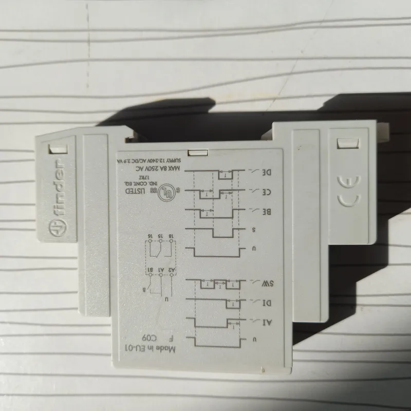 مولتی تایمر فیندر 12 الی 240 ولت 16 آمپر تایمر چند کاره در حد نو 80.01.0.240.0000 gallery1