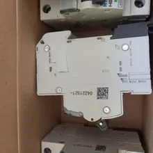 فیوز مینیاتوری هیوندای سه فاز  10 آمپر موتوری C سه پل هیوندای اصلی gallery1