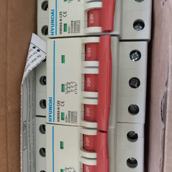 فیوز مینیاتوری هیوندای اصل سه پل 25 آمپر تیپ موتوری c طرح قدیم