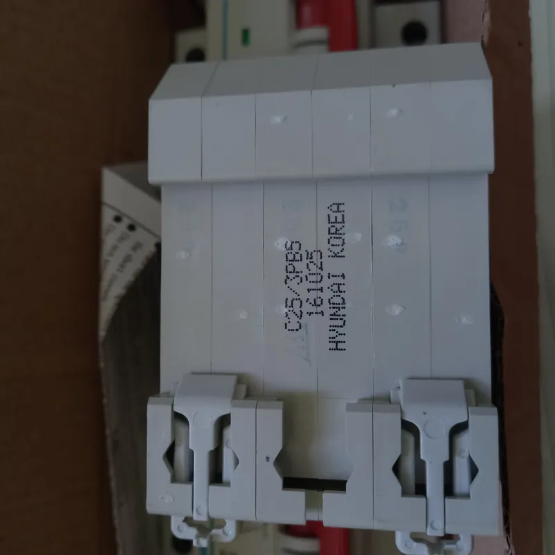 فیوز مینیاتوری هیوندای اصل سه پل 25 آمپر تیپ موتوری c طرح قدیم gallery1