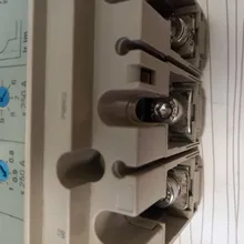 کلید اتوماتیک سه پل قابل تنظیم حرارتی و مغناطیسی 250 آمپر NS250 N مرلین گرین Merlin Gerinدر حد نو gallery1