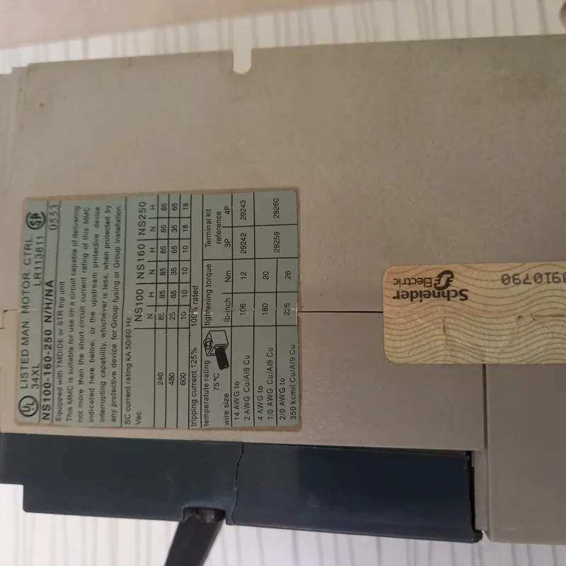 کلید اتوماتیک سه پل قابل تنظیم حرارتی و مغناطیسی 250 آمپر NS250 N مرلین گرین Merlin Gerinدر حد نو gallery4