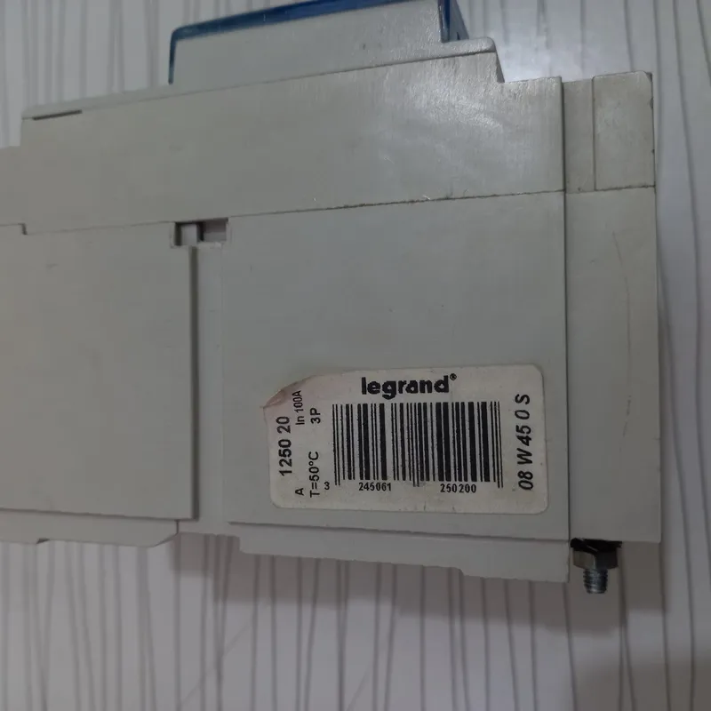 کلید اتوماتیک سه پل قابل تنظیم حرارتی 100 آمپر لگراند ایتالیا مدل DPX 125 فاقد کارتن gallery3