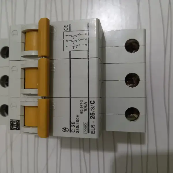 کلید مینیاتوری F&G اصل موتوری سه پل 25 آمپر قدرت قطع 10KA