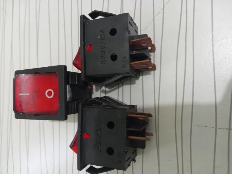 کلید راکر تک پل چراغدار 4 پین gallery0